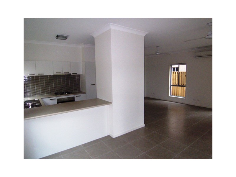 8/16-18 Geoff Wolter Drive West, Molendinar QLD 4214