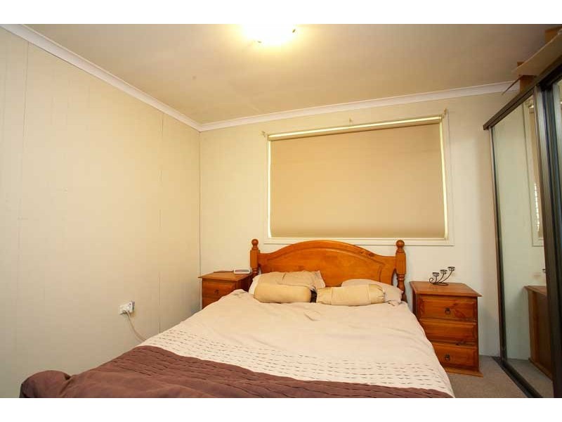 4 Warana Av, Southport QLD 4215