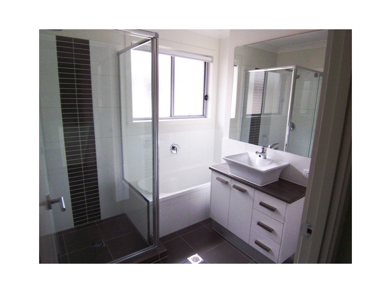 8/16-18 Geoff Wolter Drive, Molendinar QLD 4214