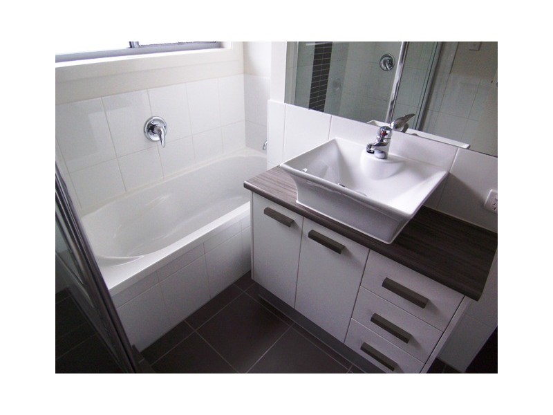 8/16-18 Geoff Wolter Drive, Molendinar QLD 4214