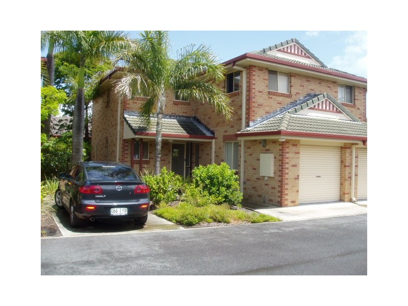 13/2 Brown, Southport QLD 4215