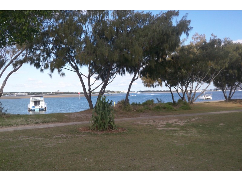 Labrador QLD 4215
