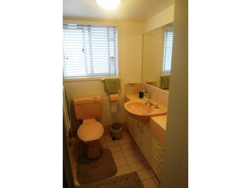 8/61 Bauer, Southport QLD 4215