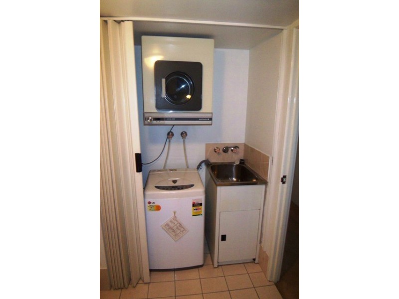 8/61 Bauer, Southport QLD 4215