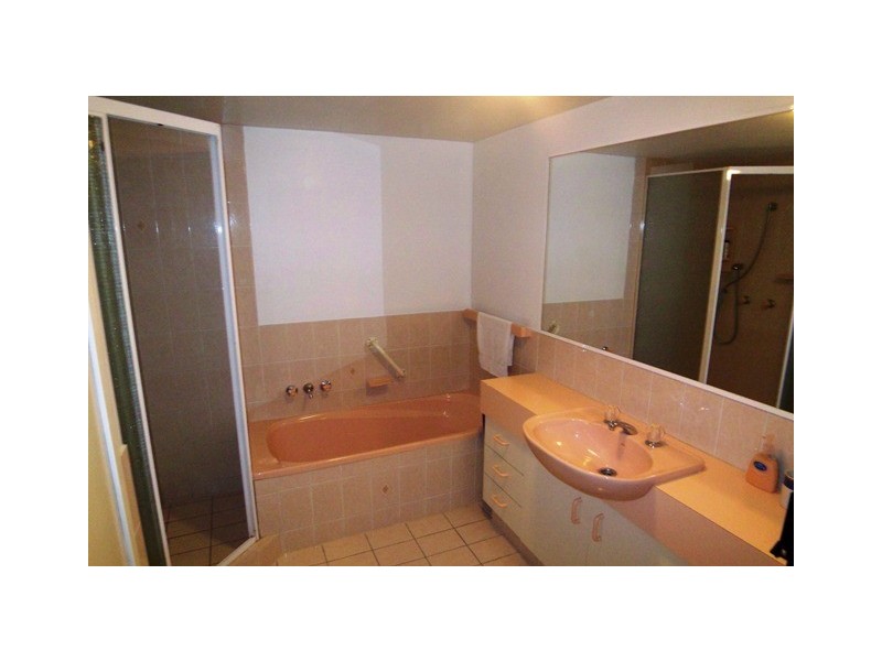 8/61 Bauer, Southport QLD 4215