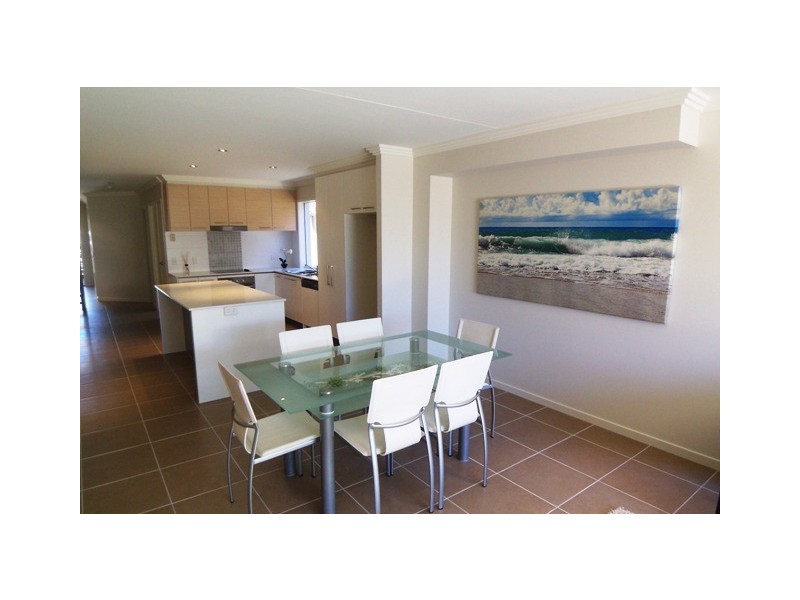 5a Ashton Street, Labrador QLD 4215