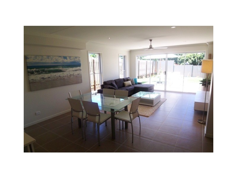 5a Ashton Street, Labrador QLD 4215