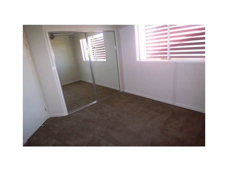 5a Ashton Street, Labrador QLD 4215