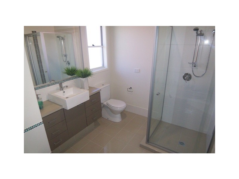 5a Ashton Street, Labrador QLD 4215