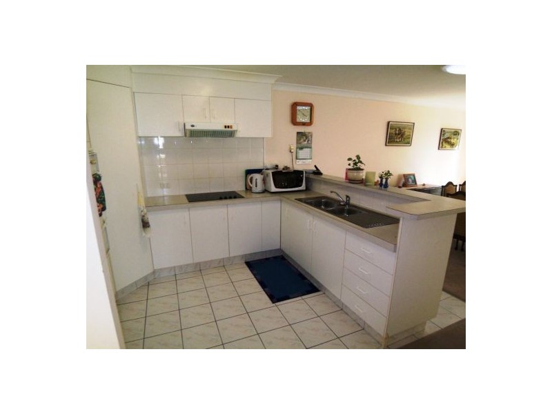 1/37 Binstead drive, Southport QLD 4215