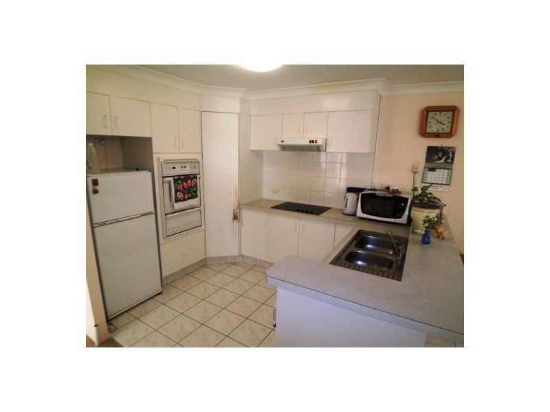 1/37 Binstead drive, Southport QLD 4215