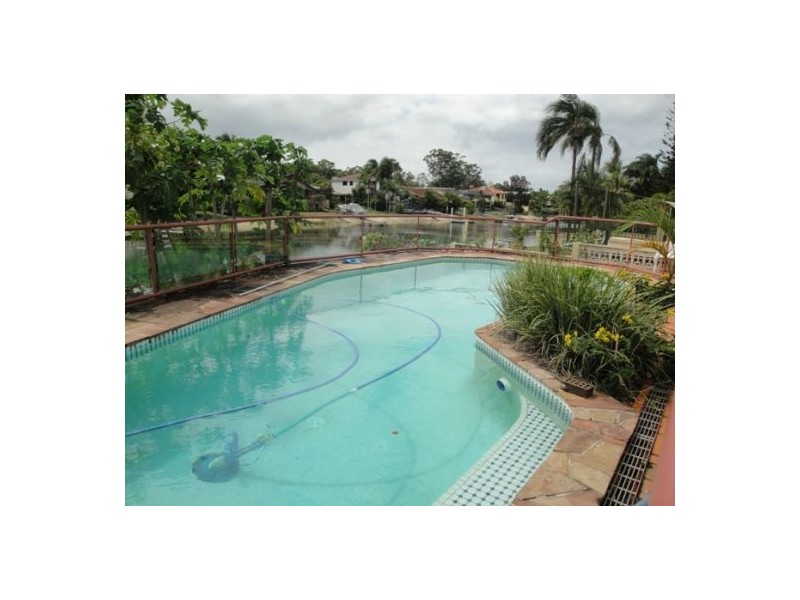 25 Park Avenue, Broadbeach Waters QLD 4218