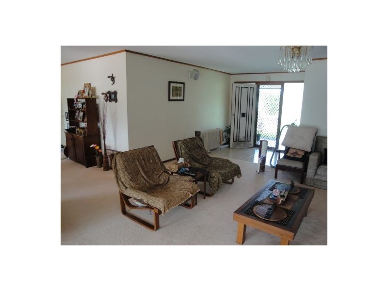 25 Park Avenue, Broadbeach Waters QLD 4218