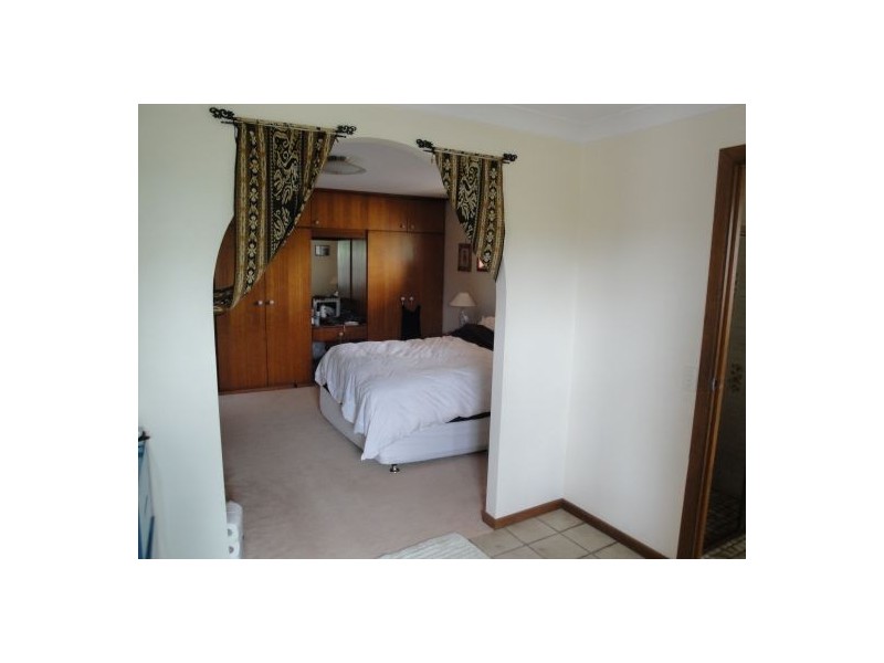 25 Park Avenue, Broadbeach Waters QLD 4218