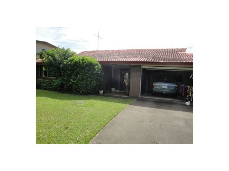 25 Park Avenue, Broadbeach Waters QLD 4218