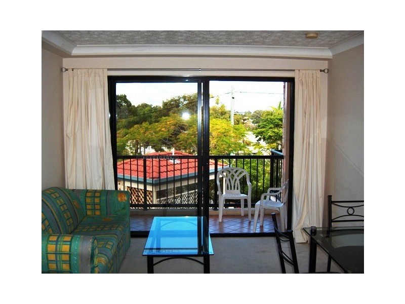 7/27 Chester Terrace, Southport QLD 4215