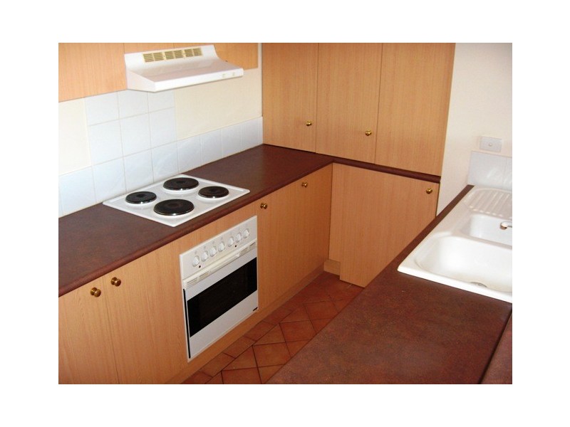 7/27 Chester Terrace, Southport QLD 4215