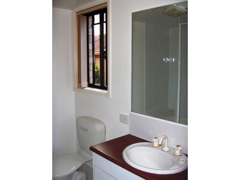 7/27 Chester Terrace, Southport QLD 4215