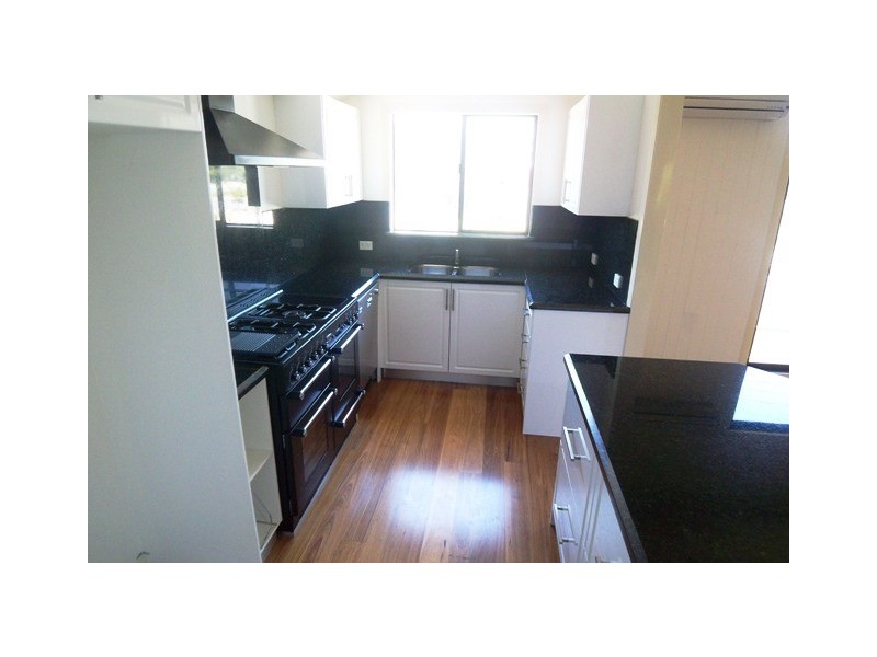 14 Stevens, Southport QLD 4215