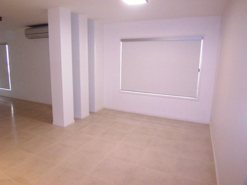 1/8 walton Street, Southport QLD 4215