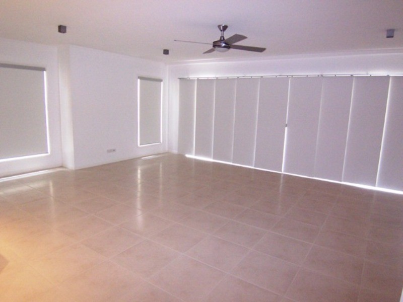 1/8 walton Street, Southport QLD 4215