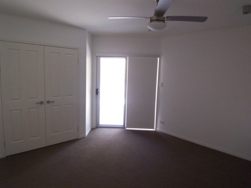 1/8 walton Street, Southport QLD 4215