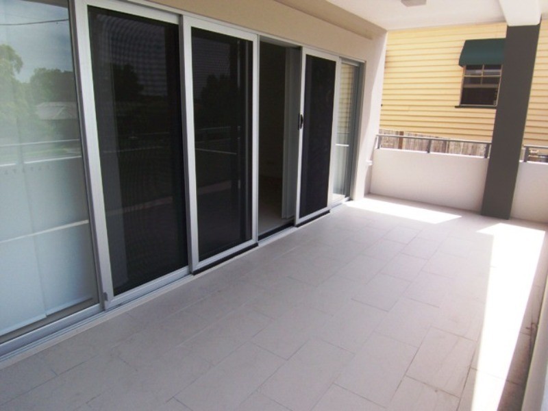 1/8 walton Street, Southport QLD 4215