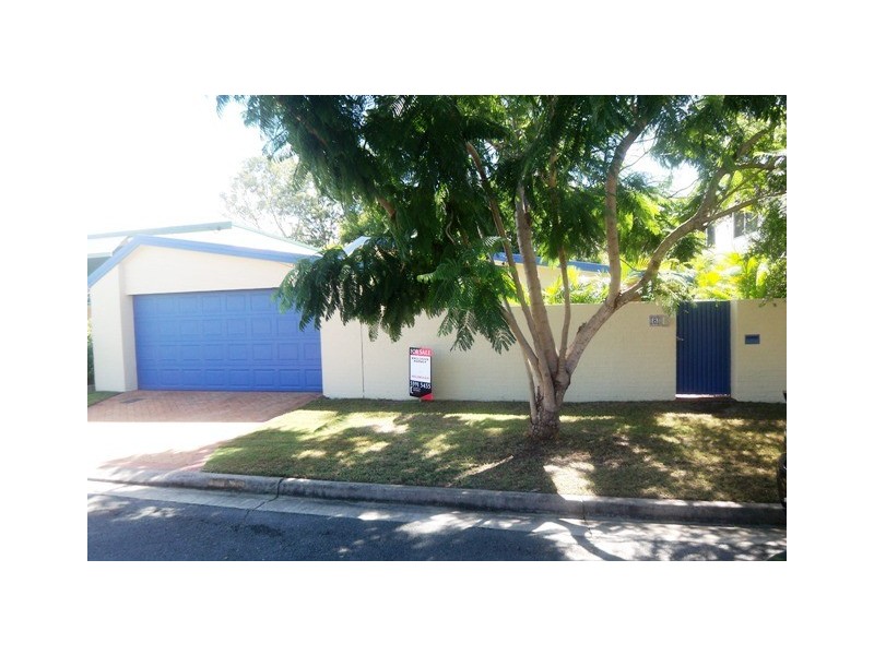 8 Fairway Av, Southport QLD 4215