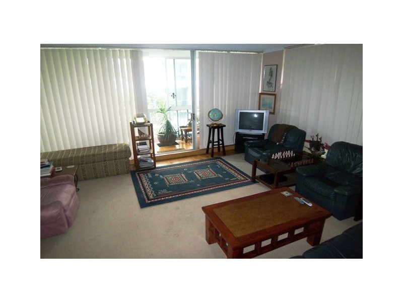 8/18 queen, Southport QLD 4215