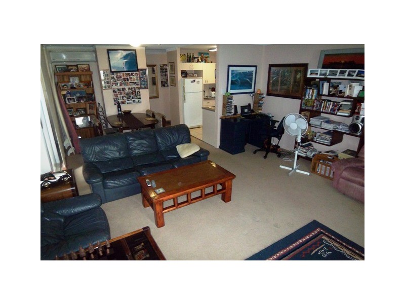 8/18 queen, Southport QLD 4215