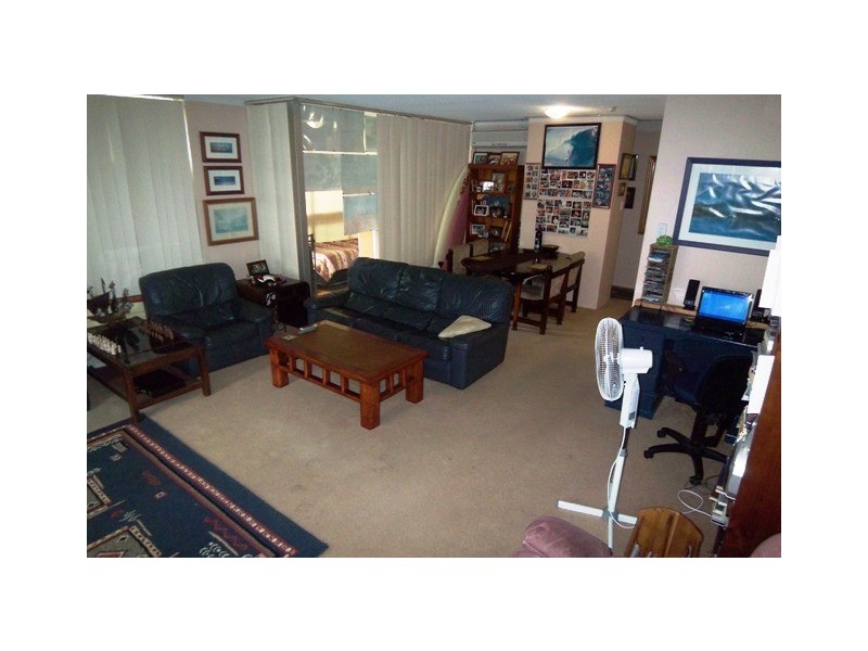 8/18 queen, Southport QLD 4215