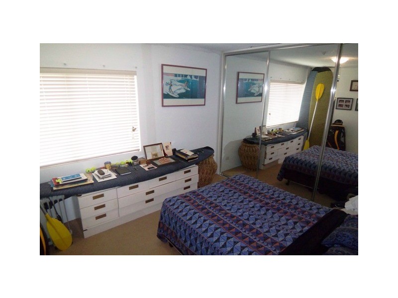 8/18 queen, Southport QLD 4215