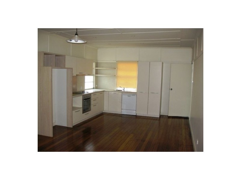 28 Robert Street, Labrador QLD 4215