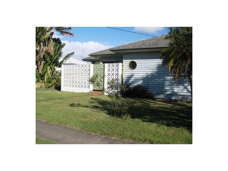 28 Robert Street, Labrador QLD 4215