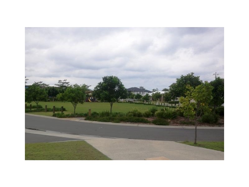 11 The Close, Helensvale QLD 4212