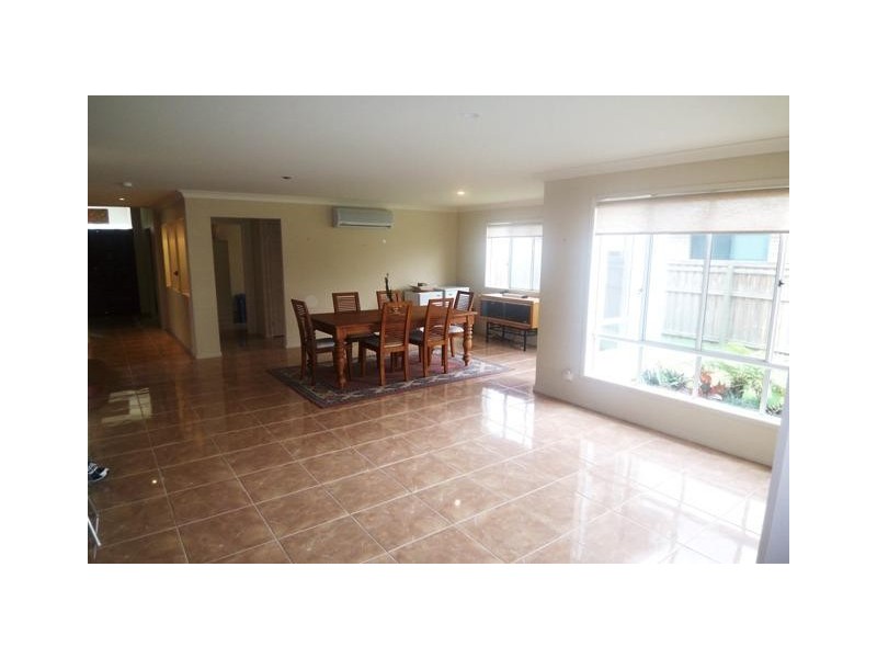 11 The Close, Helensvale QLD 4212