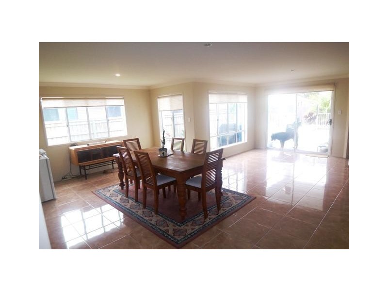 11 The Close, Helensvale QLD 4212