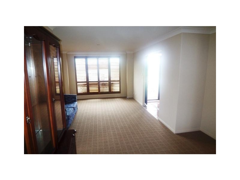 11 The Close, Helensvale QLD 4212