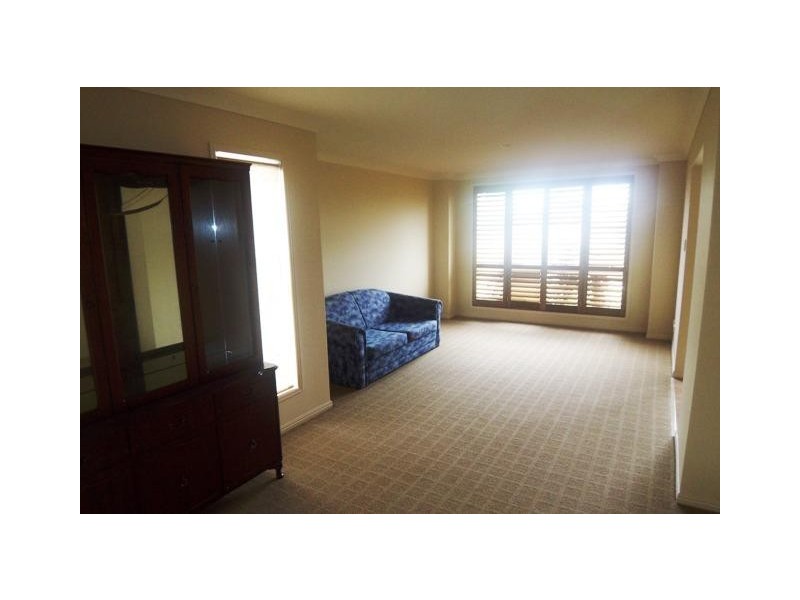 11 The Close, Helensvale QLD 4212