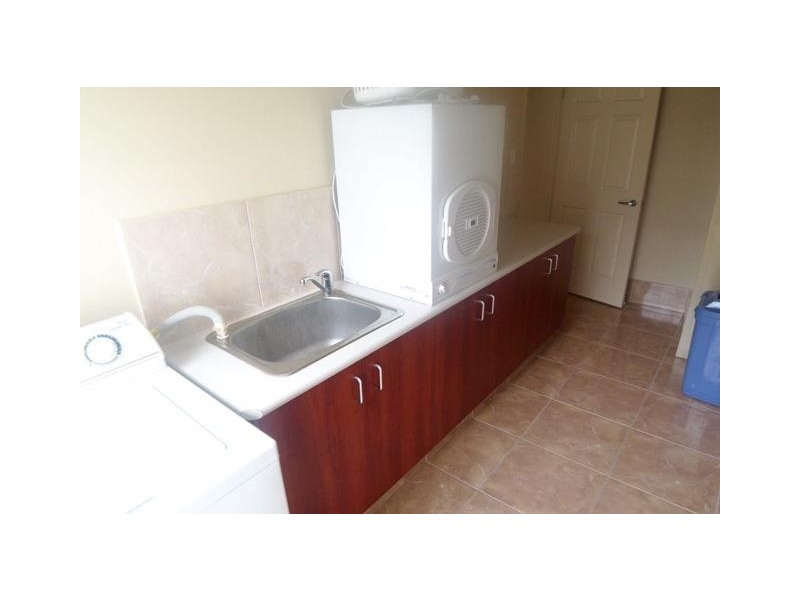 11 The Close, Helensvale QLD 4212