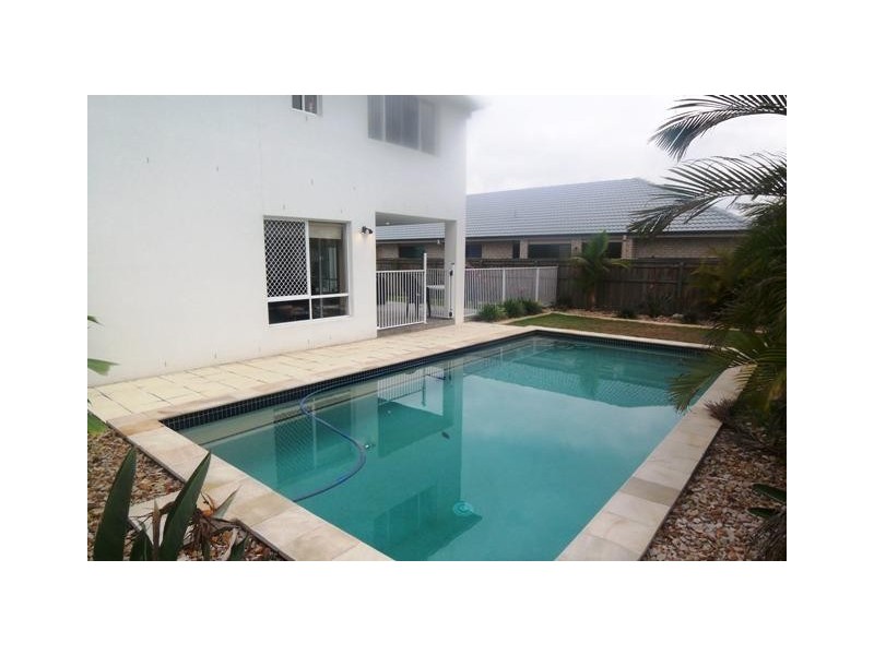 11 The Close, Helensvale QLD 4212