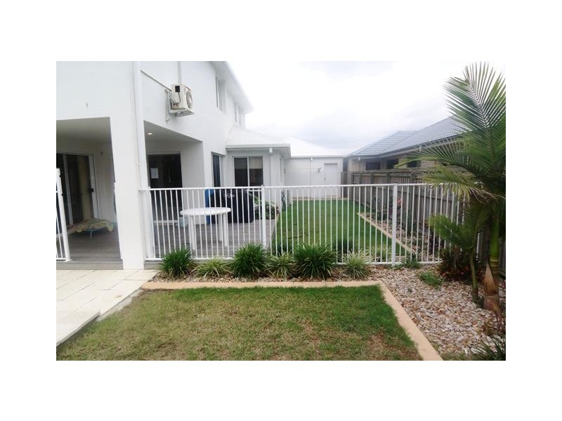 11 The Close, Helensvale QLD 4212