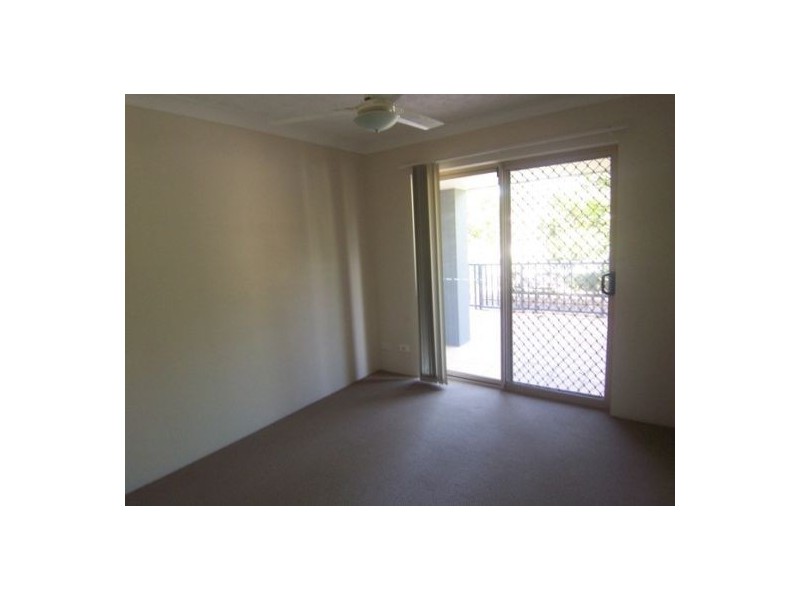 1/25 Walton Street, Southport QLD 4215