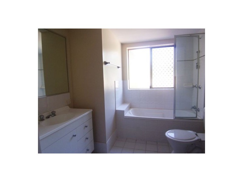 1/25 Walton Street, Southport QLD 4215