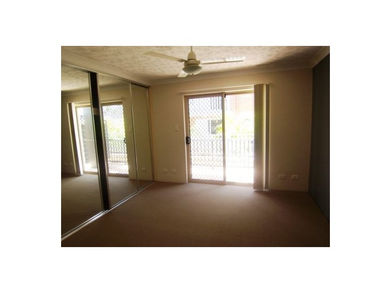 1/25 Walton Street, Southport QLD 4215