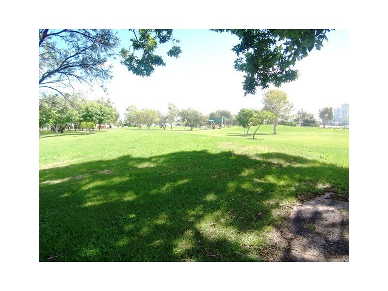 Paradise Waters QLD 4217