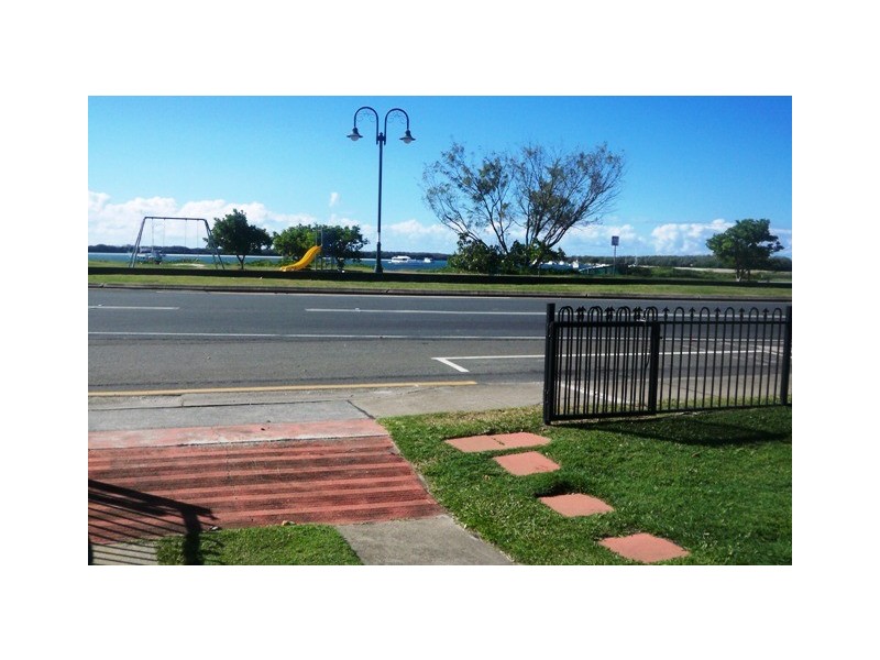 544 Marine Parade, Biggera Waters QLD 4216