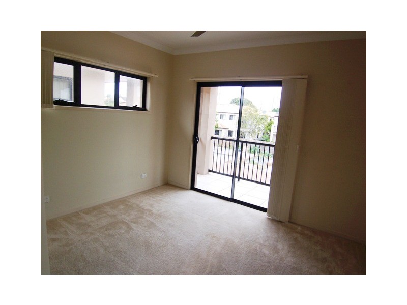 Labrador QLD 4215