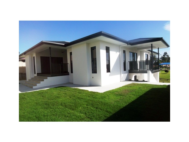 9 Hellman, Molendinar QLD 4214