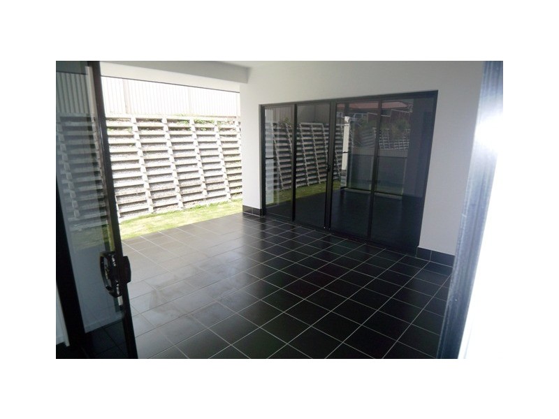 9 Hellman, Molendinar QLD 4214